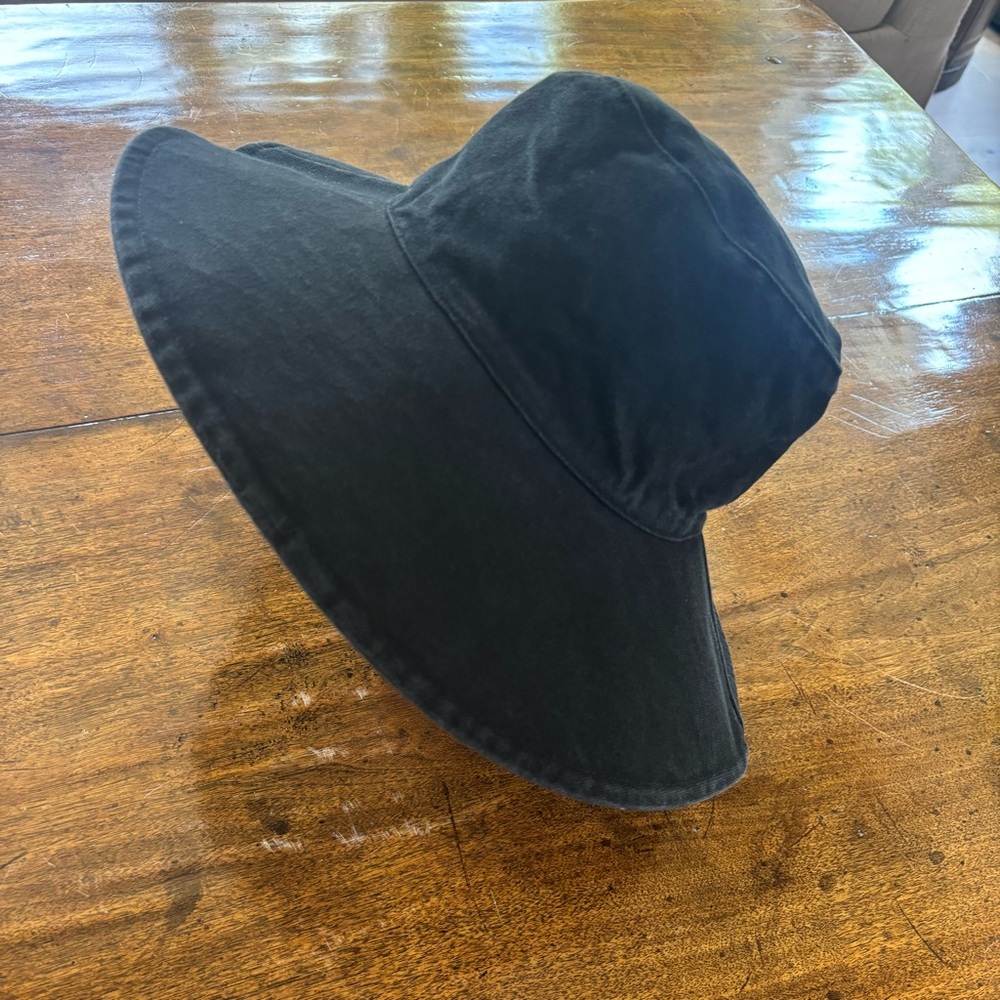 Jenni Kayne hat